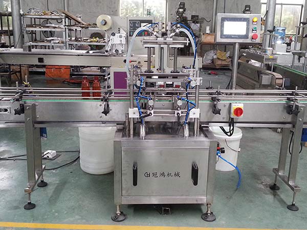 冠鴻智能灌裝機(jī)打造智慧制造的贏領(lǐng)者